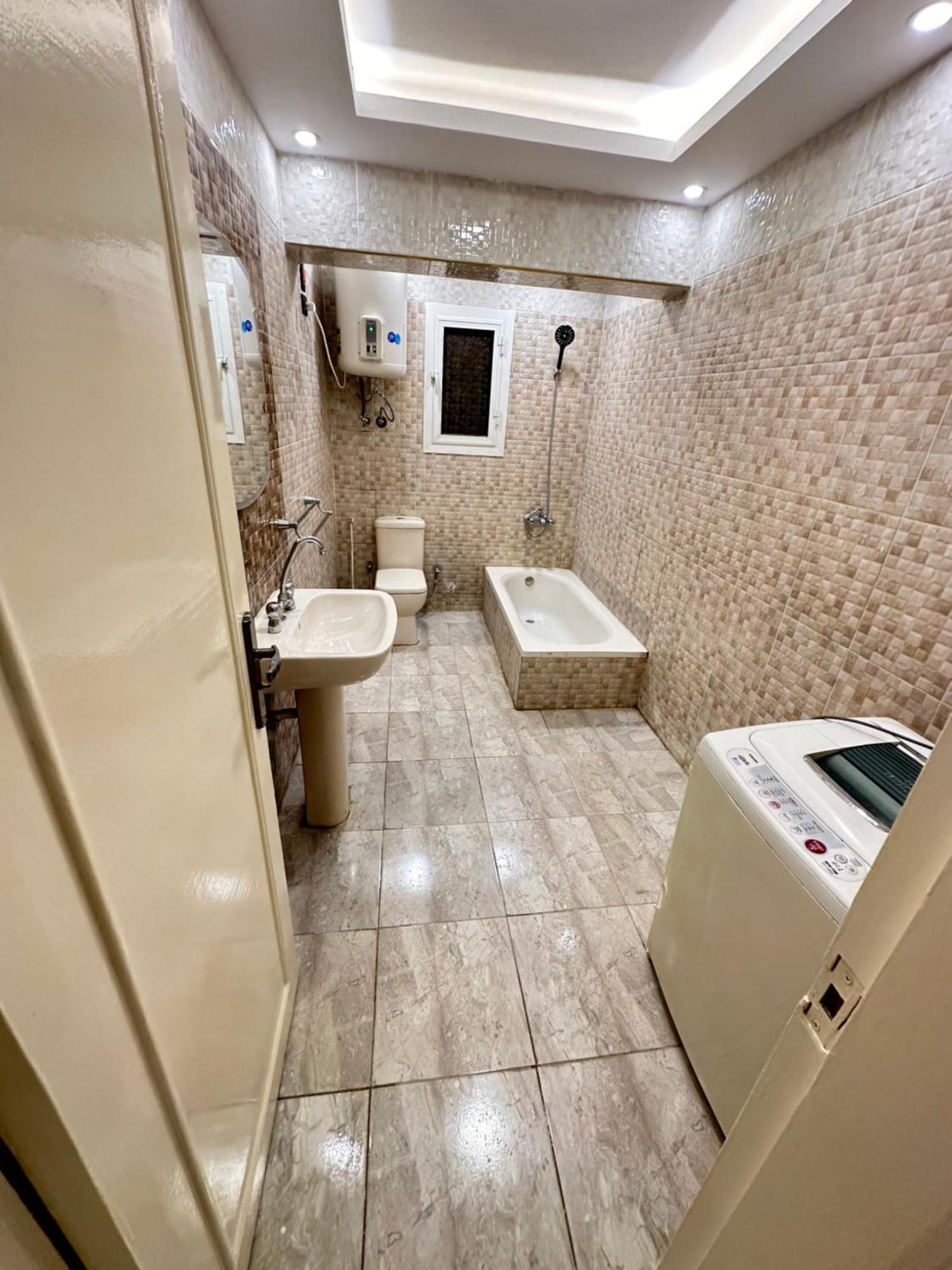 Apartment Apartment *